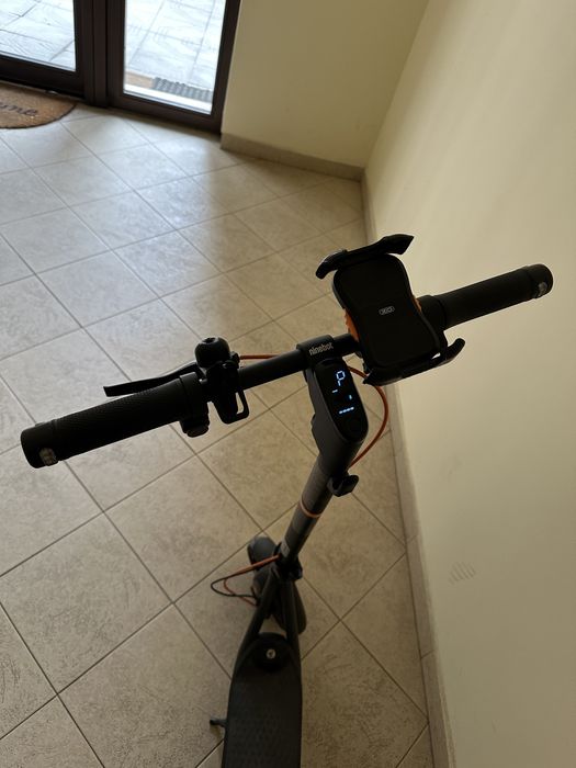 Електрическа тротинетка Segway Ninebot F2 Plus