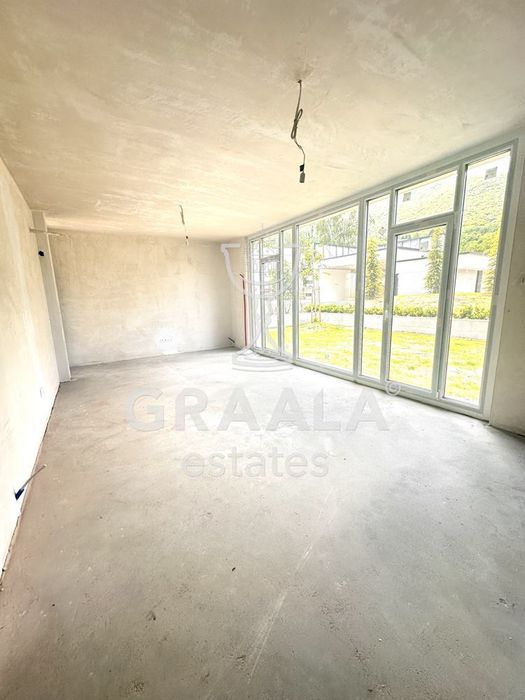 Жилище с усещане за къща в луксозен комплекс!