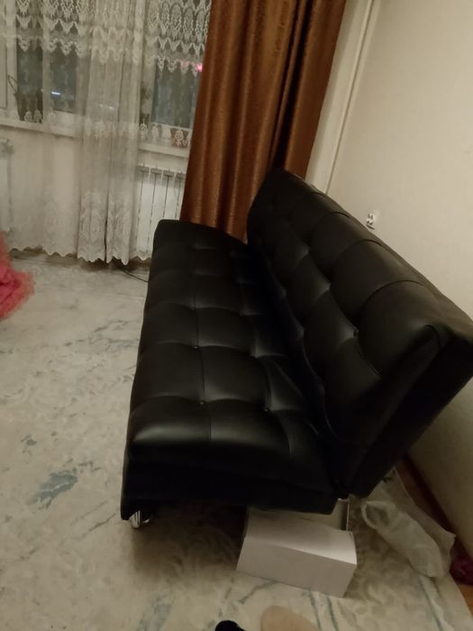 Диван в отличном состоянии  без царапин в идеальном состоянии