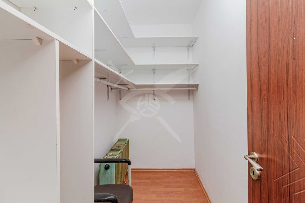 Продава се Тристаен апартамент в София, Света Троица - 88 кв.м за 2046 €/кв.м - Снимка #8