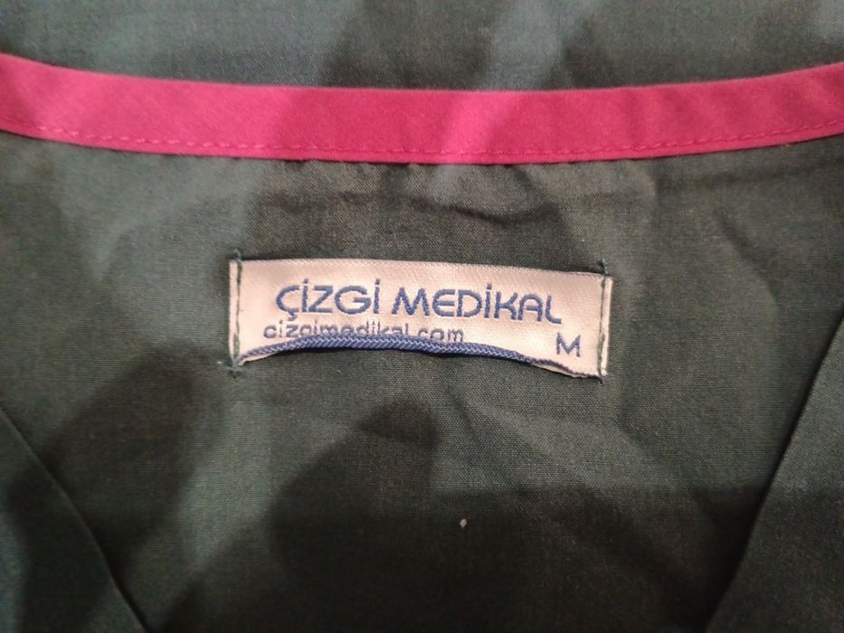 Продавам Медицински униформи