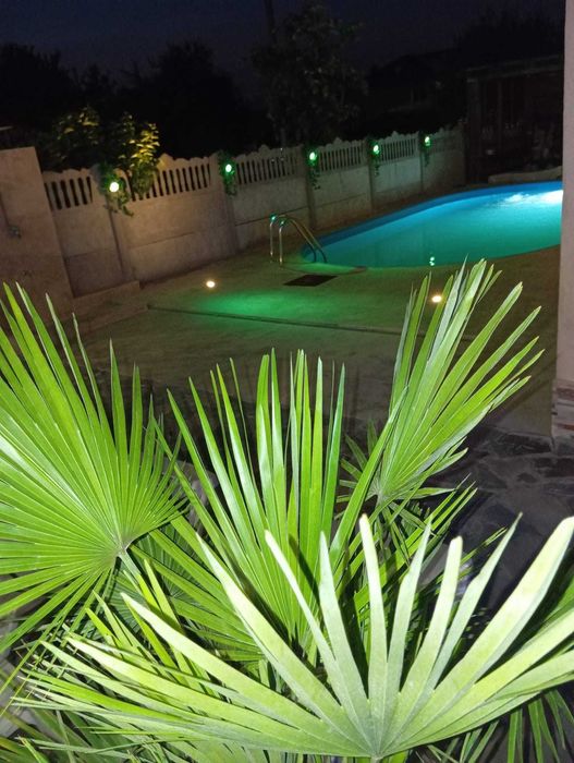 Cazare cu piscina. Se inchiriaza piscina pentru petreceri