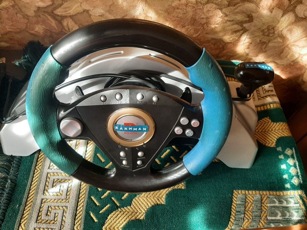 Продам игровой руль для компа.