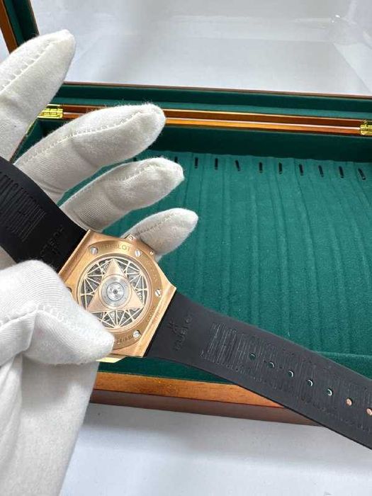 Hublot Big Bang Sang Bleu II King Gold