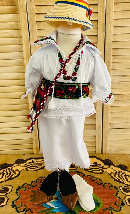 Costum popular pentru băiat de Maramureș complet