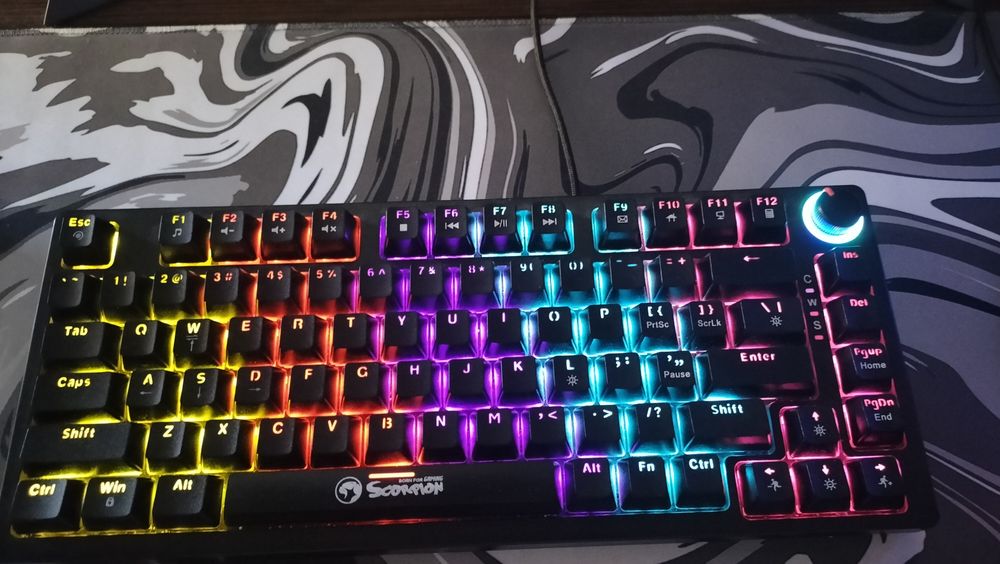 Tastatura gaming jocuri competitive