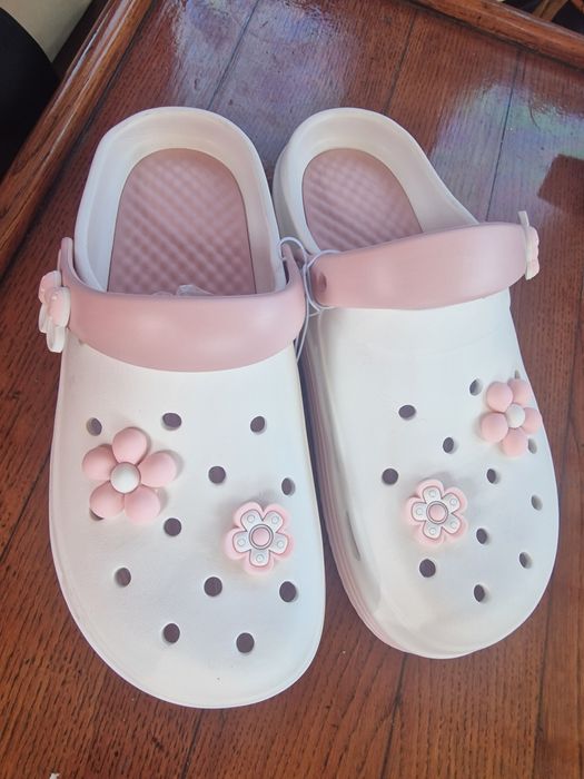 Чисто нови сандали/ чехли