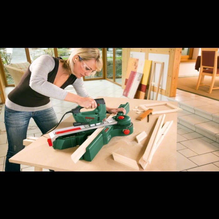 Станция за рязане с прободен трион с водеща релса - Bosch PLS 300