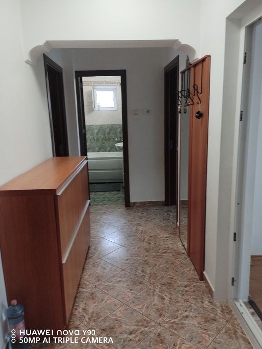 Inchiriez apartament
