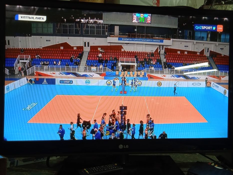 Телевизор LG плазменный.