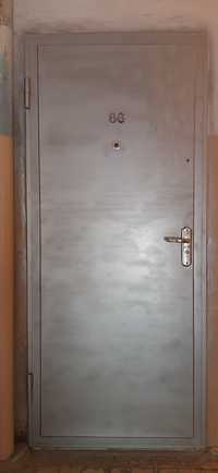Дверь железная метал толстый тяжелая