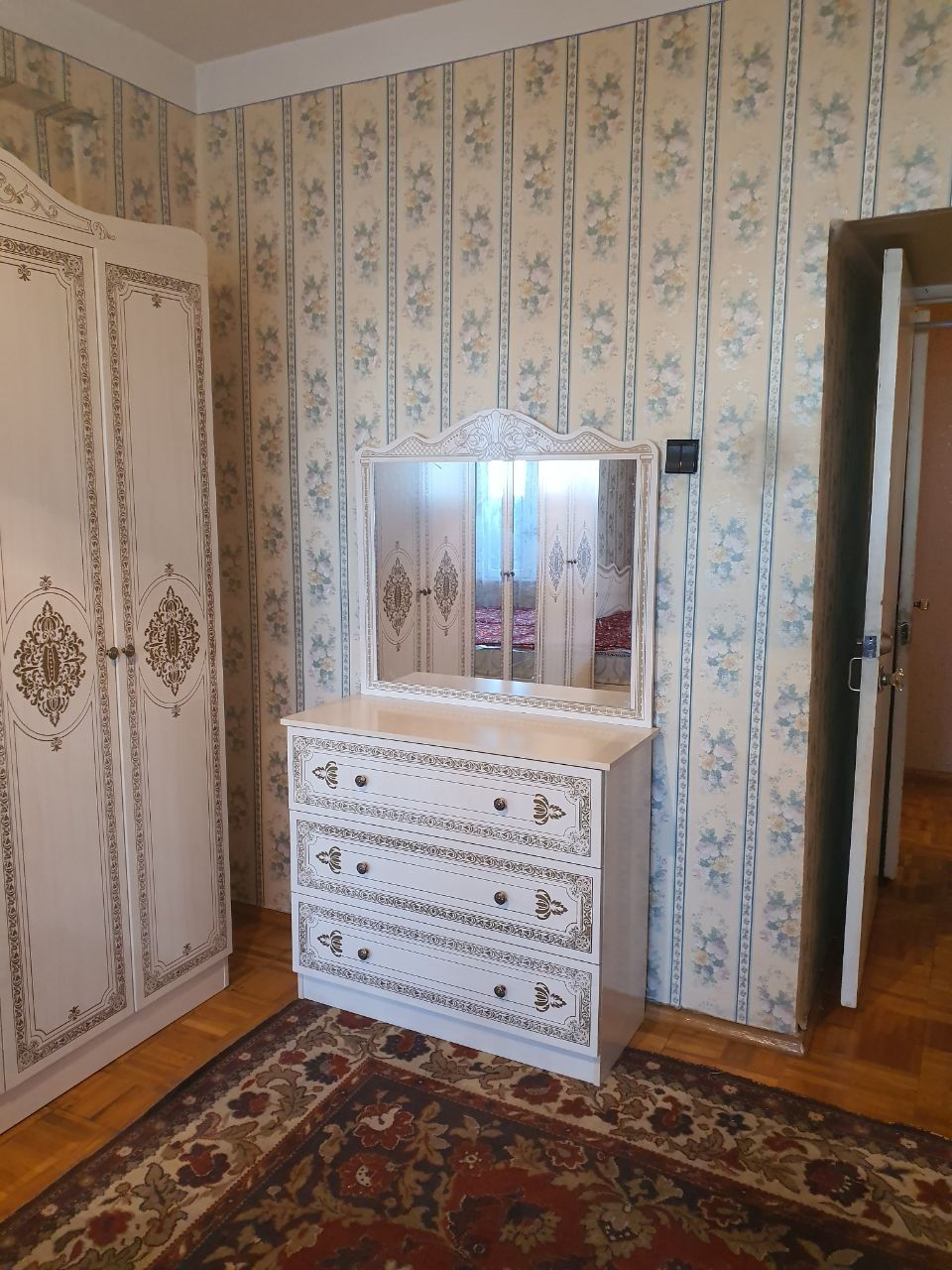 Студентам сдаётся Улица Бобур аэропорт ориентир 2 комнатная 70м²