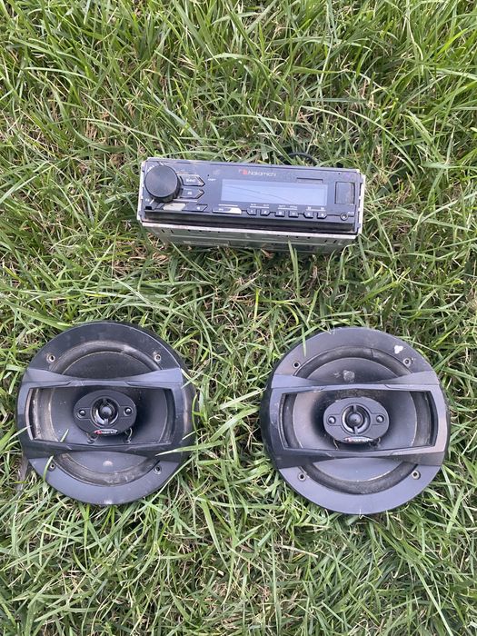 продам колонки с магнитолой