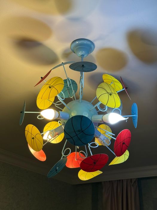 Люстра в детскую комнату