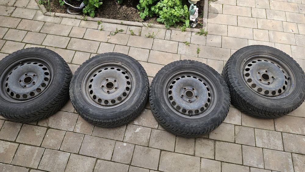 Anvelope iarna si jante otel 15"  Skoda Octavia 2