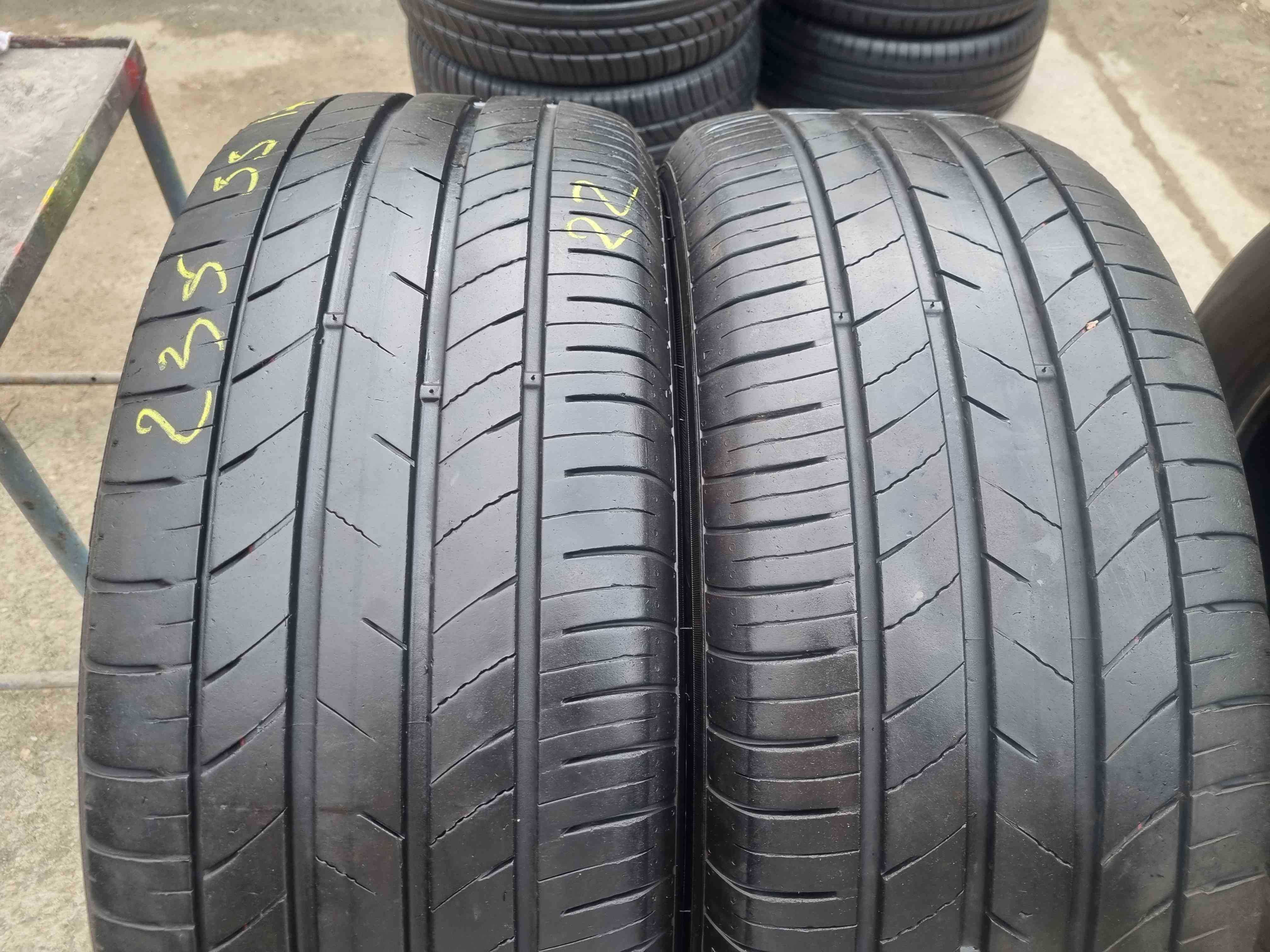 SET 2 Anvelope Vara 235/55 R17 KUMHO Ecsta HS52 103W