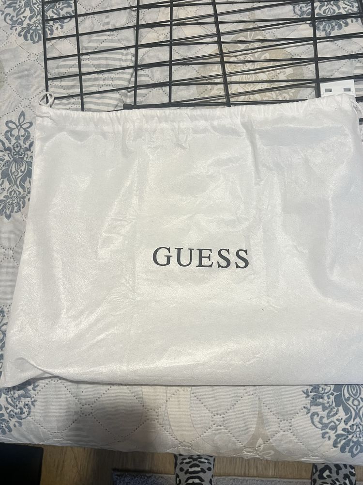 Раница Guess с шарена текстура