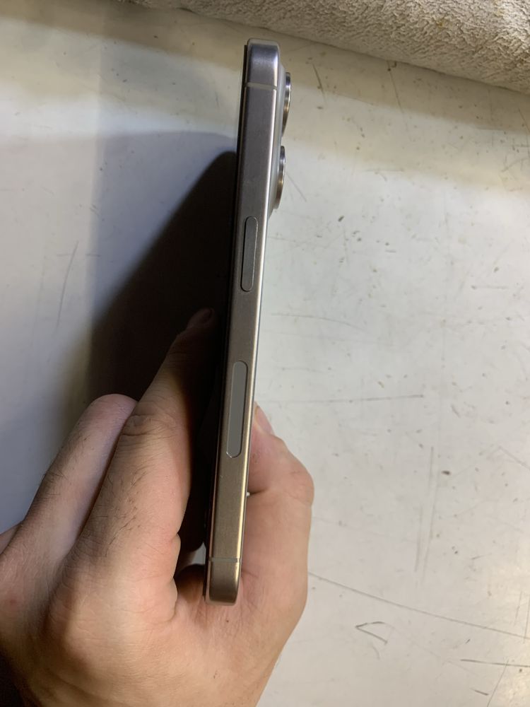 iPhone 15 pro 128gb