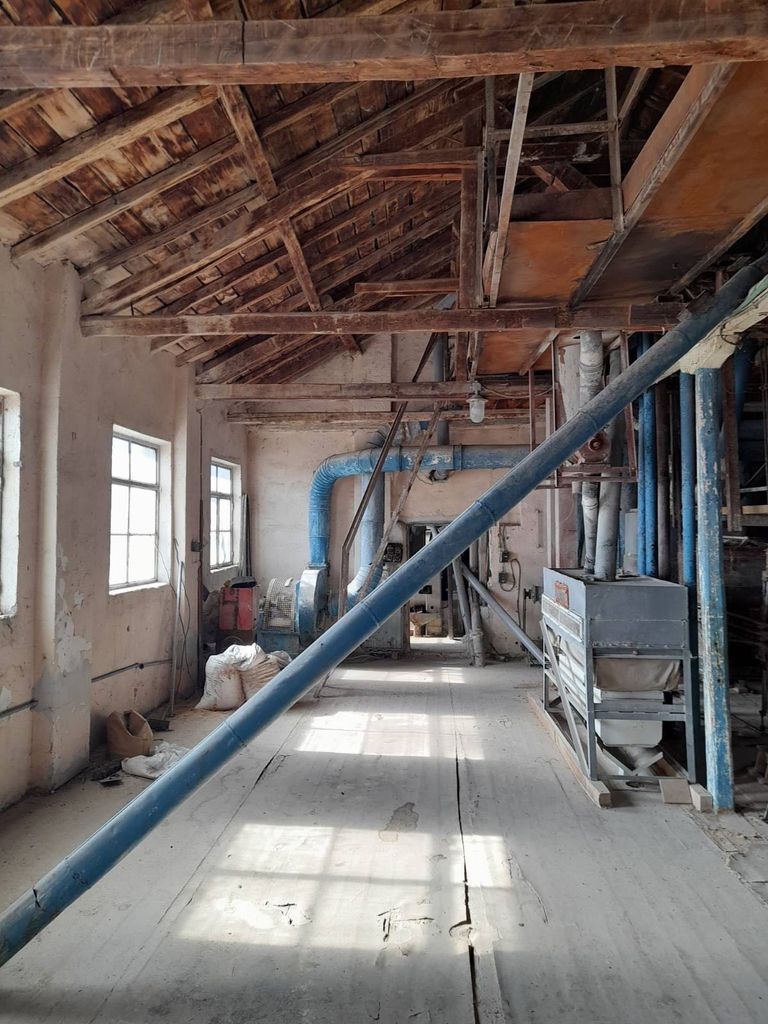 Продава се Промишлена сграда в с. Белозем, Област Пловдив - 26000 кв.м за 28 €/кв.м - Снимка #1