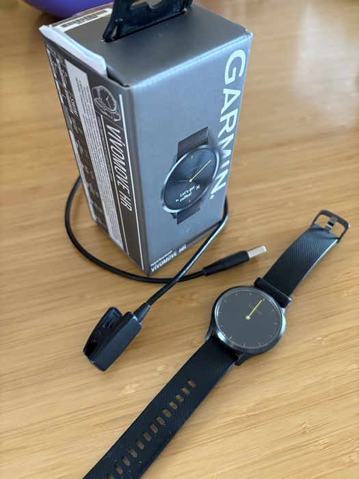 Смарт часы Garmin Vivomove HR