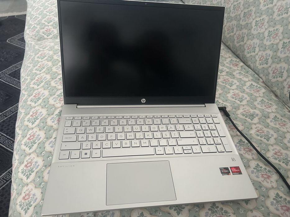 Leptop hp pavilion -15