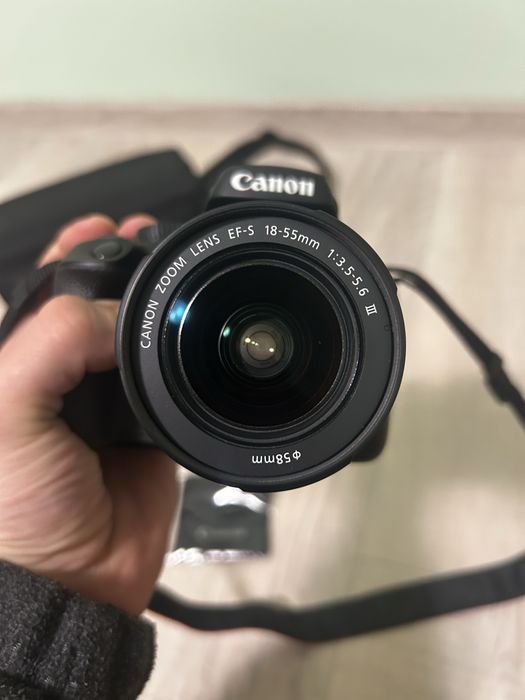 DSLR Canon EOS 4000D