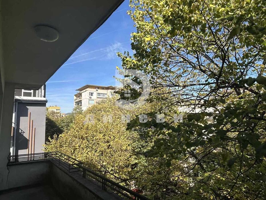 Многостаен апартамент в Центъра