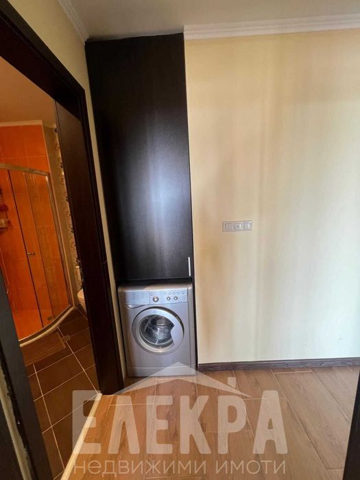 Тристаен , обзаведен апартамент на метри от плажа