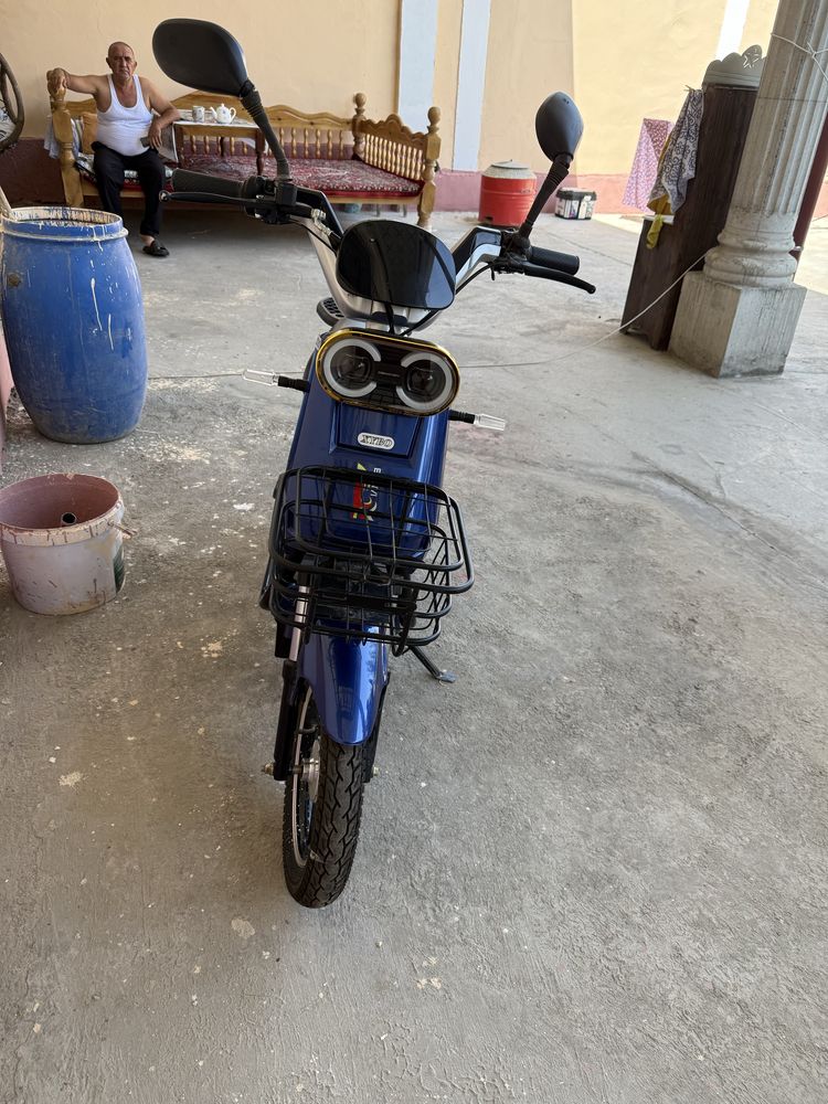Skuter elektronni
