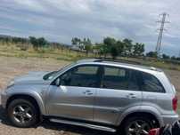 Vând Toyota RAV4