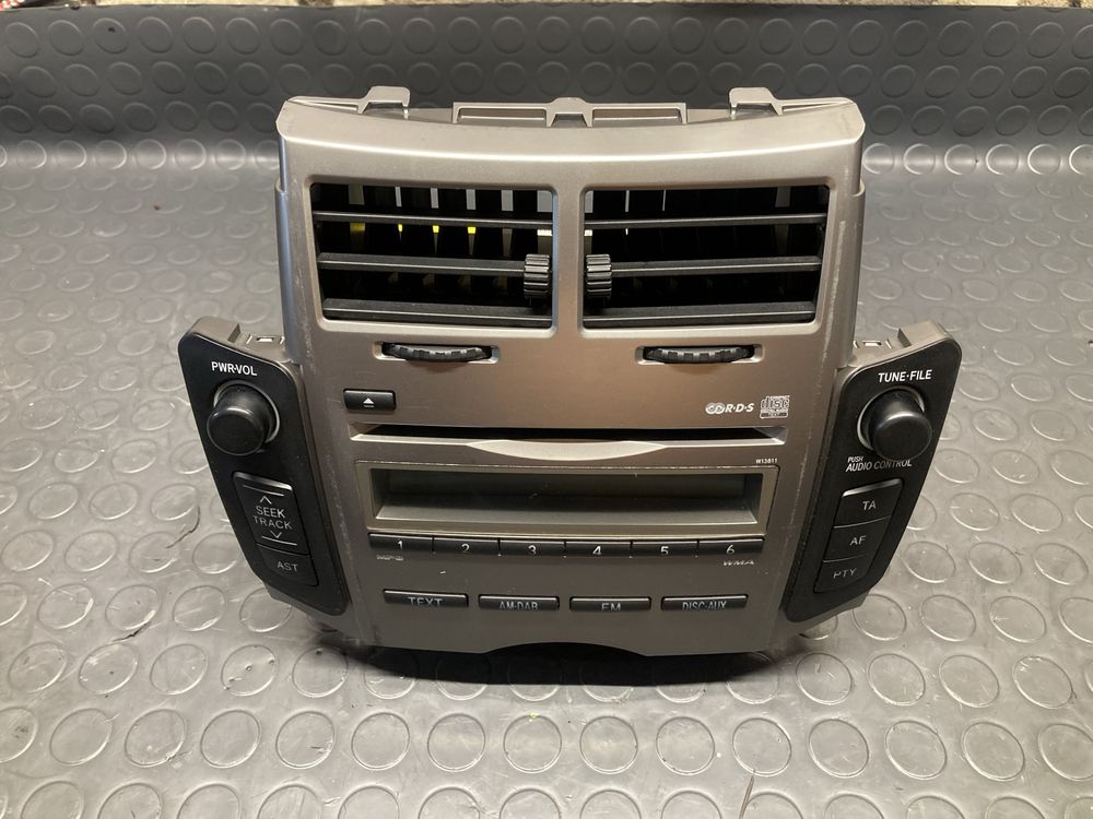 Радио/CD за тойота ярис/Toyota yaris 09-11г