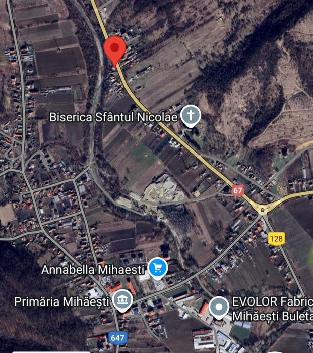 Vând casă 4 dormitoare și 2 livinguri