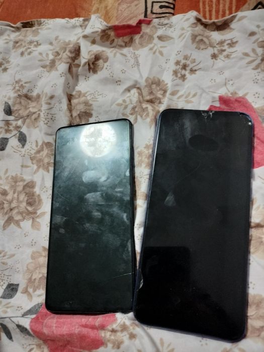 Vand telefon pentru piese