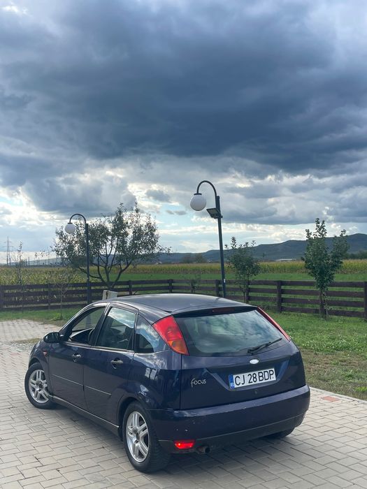 Vând Ford focus 1.6 i