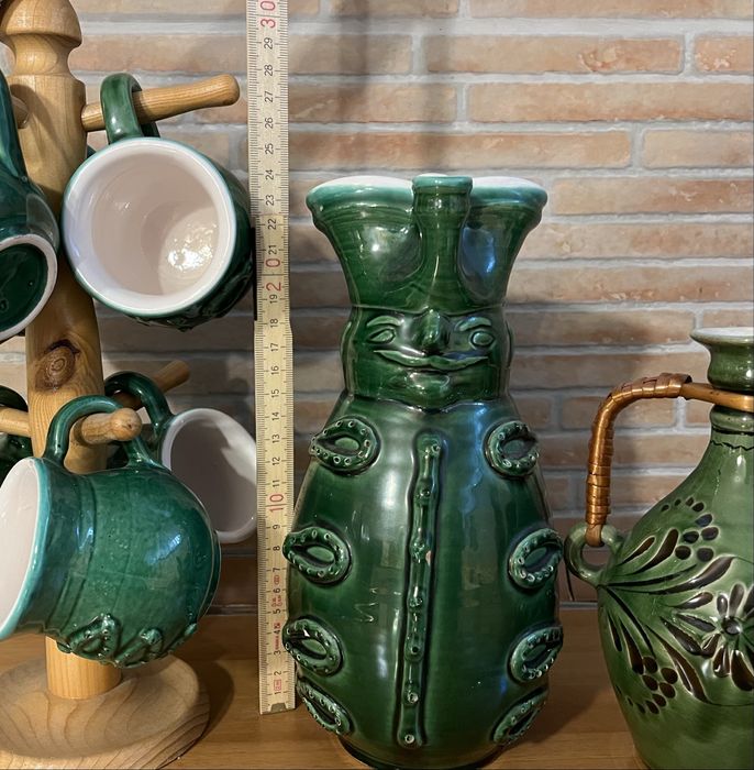 Set carafă vin cu 6 ceșcuțe + carafă țuică din ceramica arsa