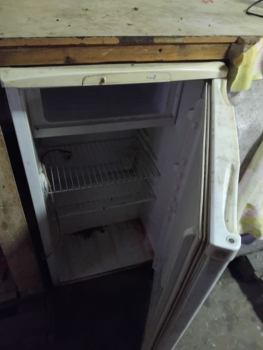 Стол стул сотувда ишлатилган.