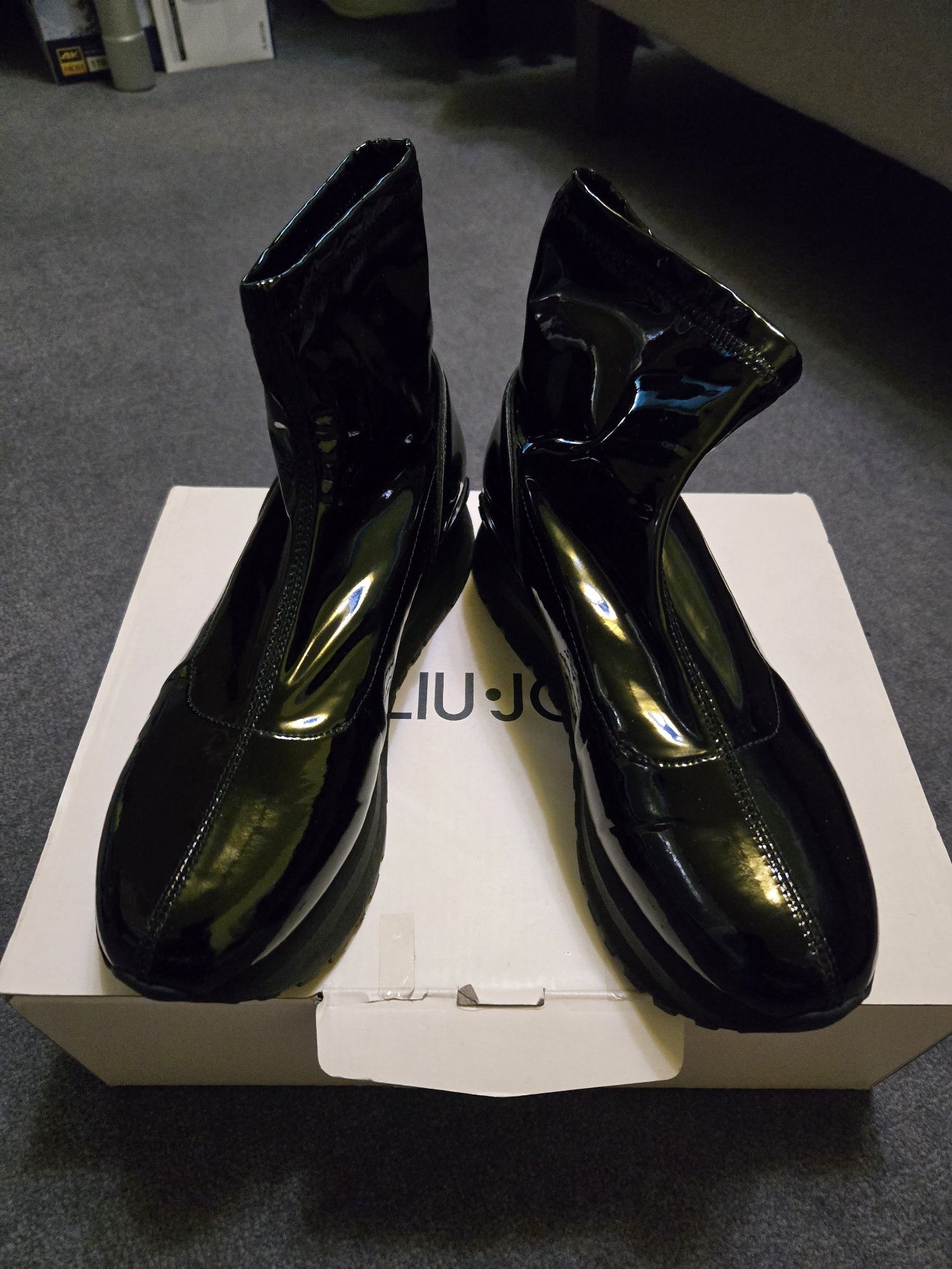 Лачени боти Liu Jo