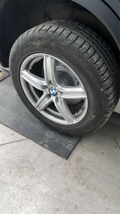 Vand Set jante Bmw X3 F25 cu anvelope de iarna foarte bune !