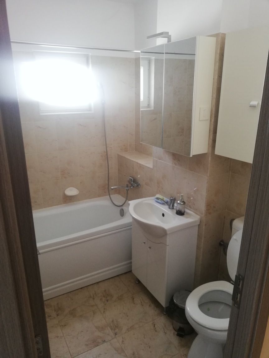 Vând apartament Valea Aurie