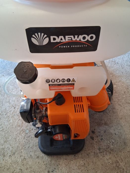 бензинова пръскачка чисто нова е докарах я от германия