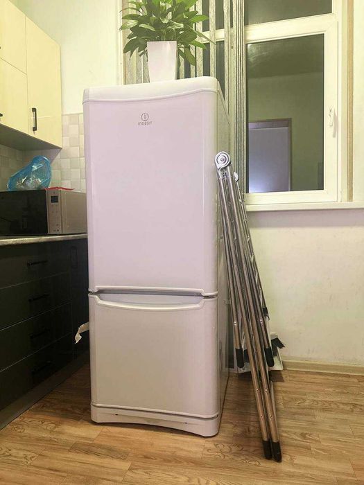Срочно продам холодильник
