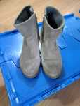 Ghete dama Levi's din piele intoarsa marimea 39