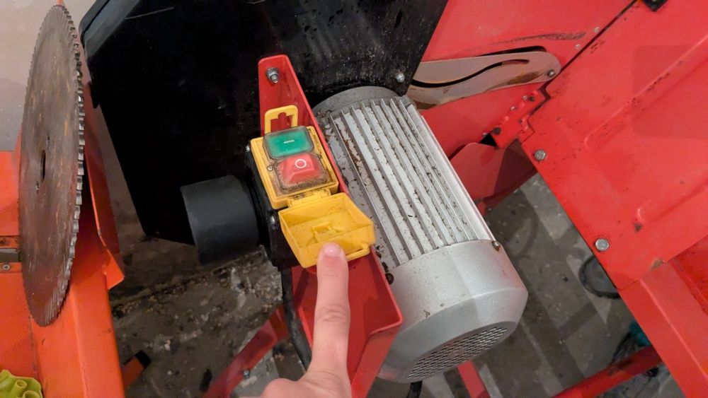 циркуляр Log Saw LS400