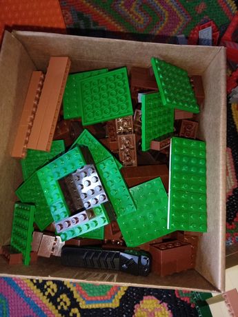 Продам  запчасти Лего разных наборов все скопом