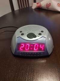 Продавам clock radio SUPERIOR