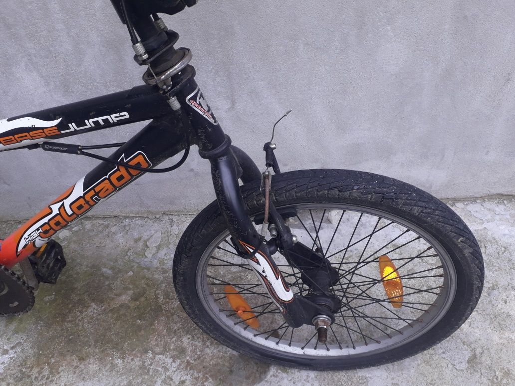 Bicicleta BMX aproape noua