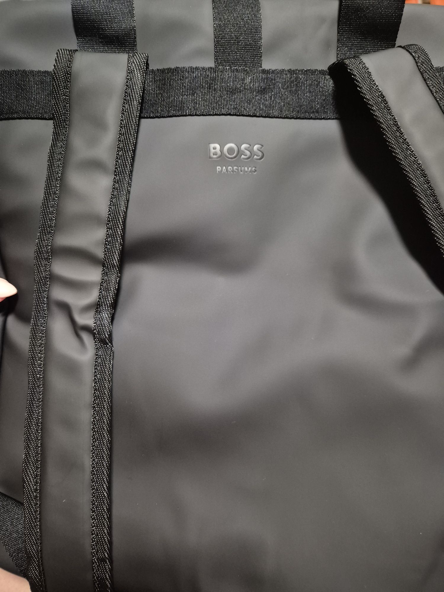 Boss раница чисто нова