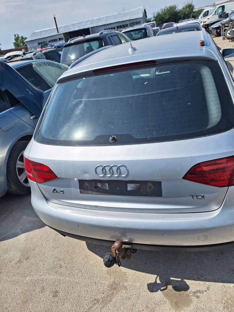 Dezmembram Audi a4 b8 breack 2.0 tdi cod motor cag-a cutie automata