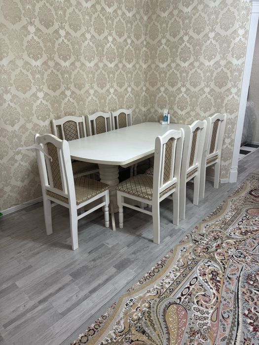 Стол и стулья 8 шт