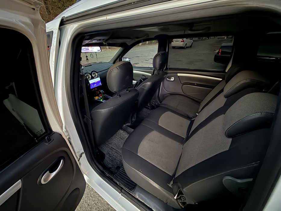 Lada LARGUS сотилади